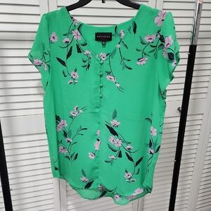 Premise, Large. Ladies Green Tunic With Floral Pattern.
